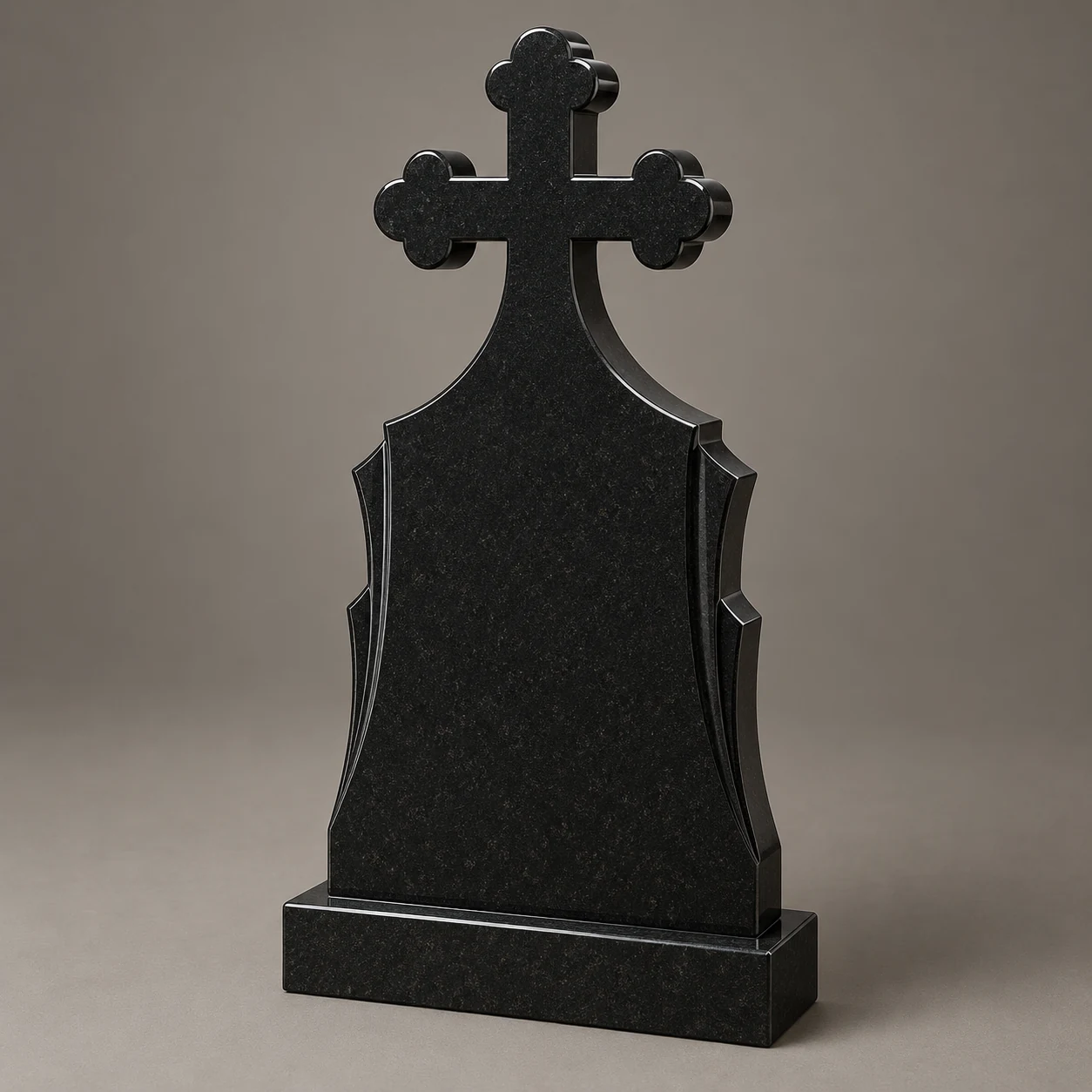 Monument funerar din granit negru cu cruce treflată