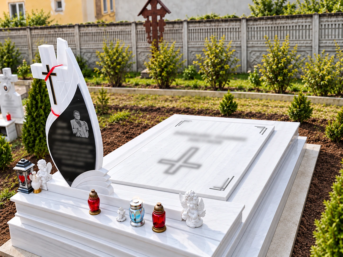 Monument funerar modern alb-negru